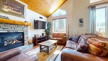 Mammoth Gateway Village 7 Pet-Friendly, Mountain Modern with Private J