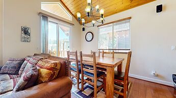 Mammoth Gateway Village 7 Pet-Friendly, Mountain Modern with Private J