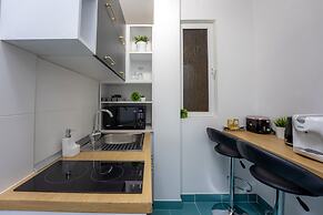 Metropole Apartments Studio City