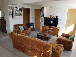 Rustic Villa With Pool, Sleeps 6 & Terrace