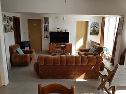 Rustic Villa With Pool, Sleeps 6 & Terrace