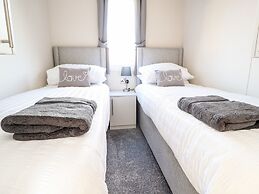 Hawthorn Lodge