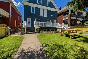 Texas Hold-em Duplex- 3BR Free Parking