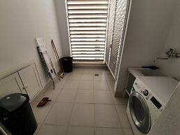 Prestige Luxurious 120m2 Next to UN Offices Lac2