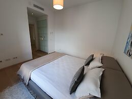 Prestige Luxurious 120m2 Next to UN Offices Lac2