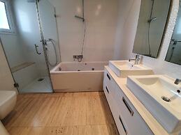 Prestige Luxurious 120m2 Next to UN Offices Lac2