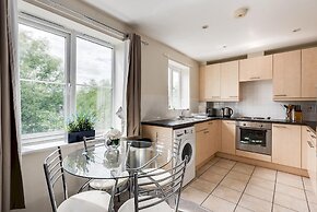 Modern 2 Bedroom Apartment in Popular Jericho