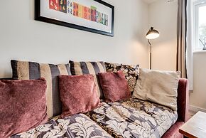 Modern 2 Bedroom Apartment in Popular Jericho