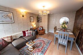 A Very British Place to Stay - 3 Bedrooms Central