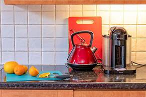 A Very British Place to Stay - 3 Bedrooms Central