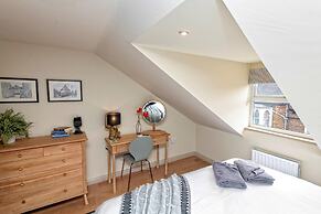 A Very British Place to Stay - 3 Bedrooms Central