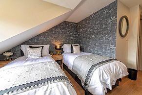 A Very British Place to Stay - 3 Bedrooms Central
