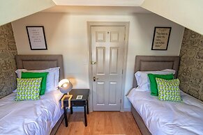 A Very British Place to Stay - 3 Bedrooms Central