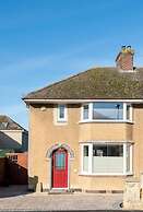 Charming 3 BR House - Garden Parking Near CS Lewis Park