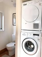 Charming 3 BR House - Garden Parking Near CS Lewis Park