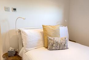 Charming 3 BR House - Garden Parking Near CS Lewis Park