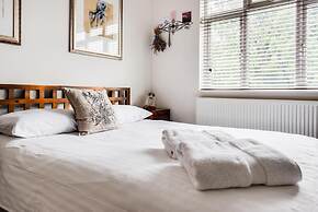 Headington Orchard - 3 Bedroom House Parking Garden