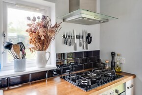 Headington Orchard - 3 Bedroom House Parking Garden