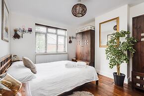 Headington Orchard - 3 Bedroom House Parking Garden