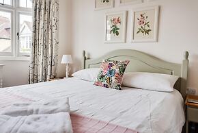 Headington Orchard - 3 Bedroom House Parking Garden