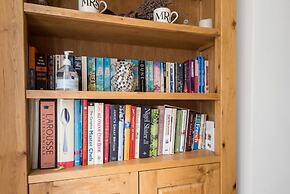 Headington Orchard - 3 Bedroom House Parking Garden