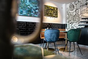 Nikii City Hotel