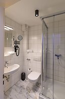 Nikii City Hotel