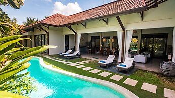 Villa Alice Satu by Villa Finder