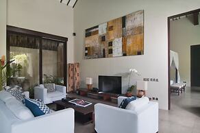 Villa Alice Satu by Villa Finder