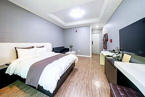 Namwon Hanjeungwonstay Pension