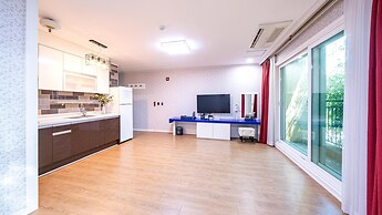 Namwon Hanjeungwonstay Pension