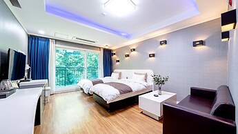 Namwon Hanjeungwonstay Pension