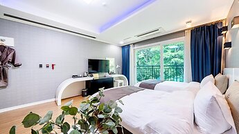 Namwon Hanjeungwonstay Pension