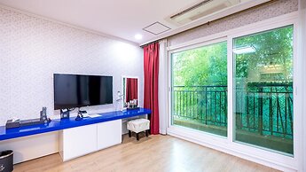 Namwon Hanjeungwonstay Pension