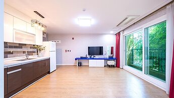 Namwon Hanjeungwonstay Pension