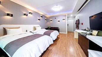 Namwon Hanjeungwonstay Pension