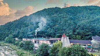 Namwon Hanjeungwonstay Pension