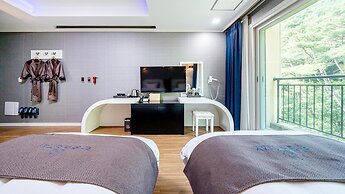 Namwon Hanjeungwonstay Pension