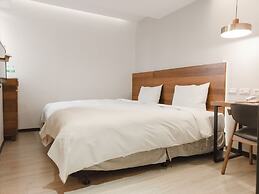 CHECK inn Express Taipei Station