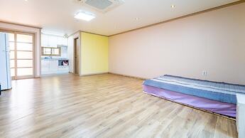 Yeosu Moranggee Pension