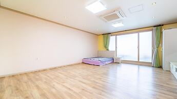 Yeosu Moranggee Pension