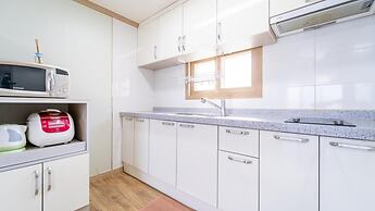 Yeosu Moranggee Pension