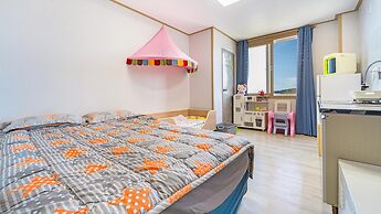 Seogwipo Sangsangnamu kiz Pension