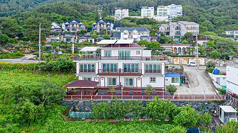 Geoje Mangyang Pension