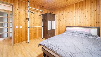 Seogwipo Geora Pension