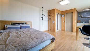 Seogwipo Geora Pension