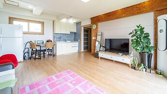 Seogwipo Geora Pension