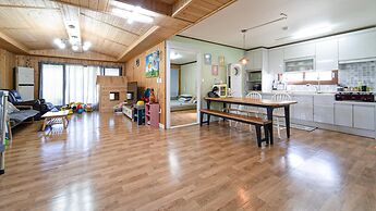 Jeju Haebaragi Pension