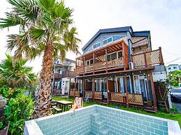 Jeju Haebaragi Pension