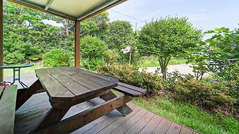 Jeju Haebaragi Pension